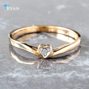 0.015CTW Dainty Heart Center W/ Soft Chevron Shoulder Ring
