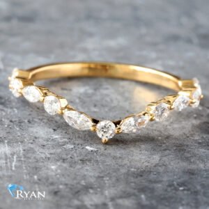 0.47ctw Chevron Diamond Band