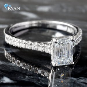 1.25ctw Lab Grown Emerald Solitaire with Diamond Pave Shoulders 14K