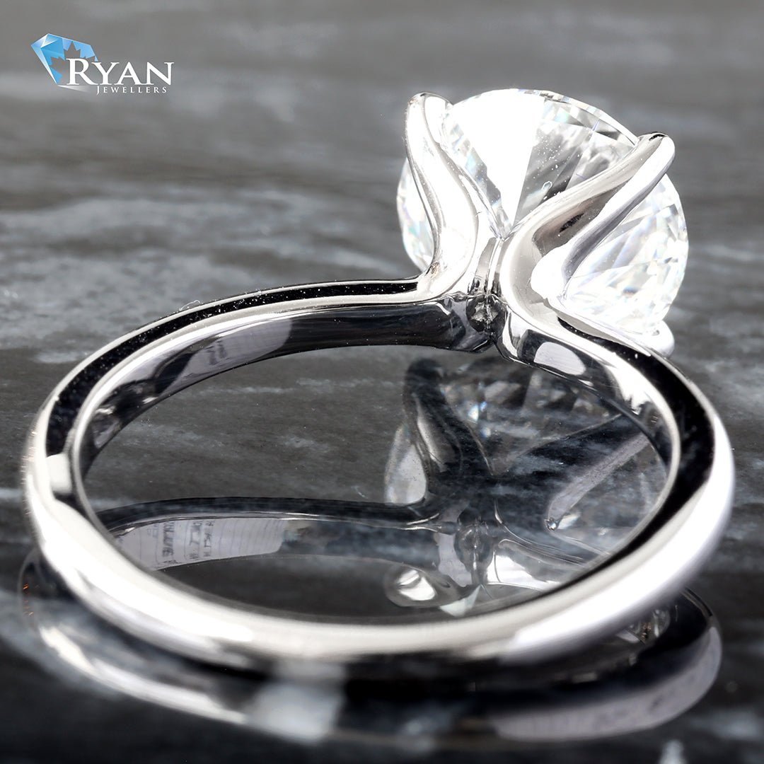 3.01ct Brilliant Cut Solitaire Ring - Image 4