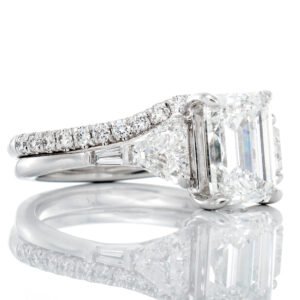 3.17ctw Emerald Solitaire with Trapezoid Cut Sides Bridal Set