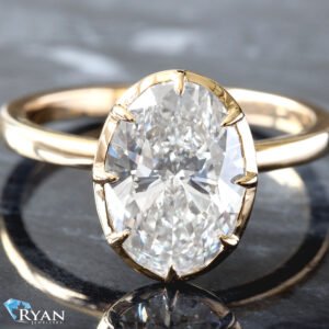 2.50ctw Oval Solitaire with 8 claws Bezel Setting Ring